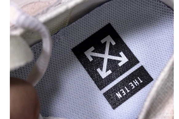 AA3831-100 O-W 2018 Air Vapormax 0131